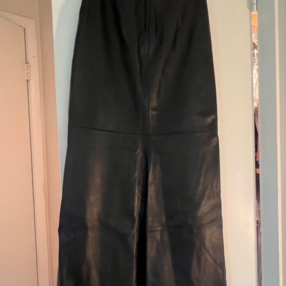 BCBG long leather skirt - Picture 2 of 14